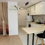 Sophie - Center, Cozy & Work-friendly Near Aubg, Free Streaming Platforms * Blagoevgrado