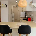 Sophie - Center, Cozy & Work-friendly Near Aubg, Free Streaming Platforms Blagoevgrado