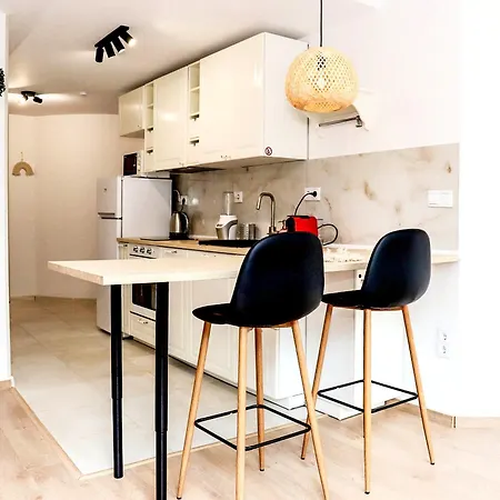 Appartamento Sophie - Center, Cozy & Work-friendly Near Aubg, Free Streaming Platforms