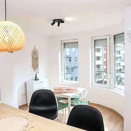 Sophie - Center, Cozy & Work-friendly Near Aubg, Free Streaming Platforms Lejlighed Blagoevgrad