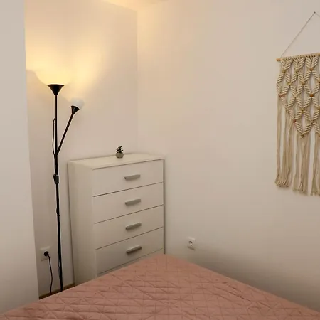 Sophie - Center, Cozy & Work-friendly Near Aubg, Free Streaming Platforms Blagoevgrad