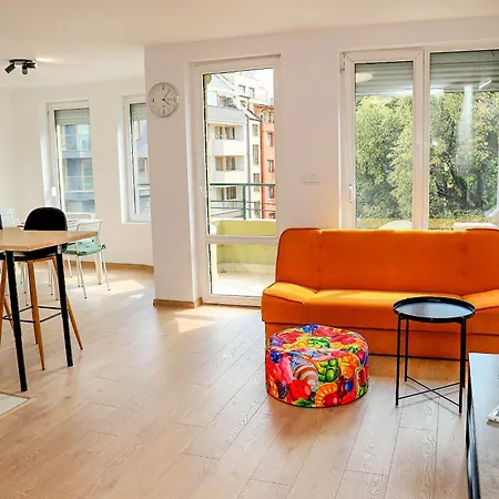 Lejlighed Sophie - Center, Cozy & Work-friendly Near Aubg, Free Streaming Platforms