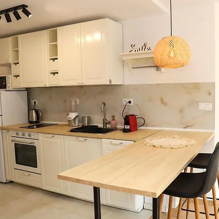 Appartement Sophie - Center, Cozy & Work-friendly Near Aubg, Free Streaming Platforms