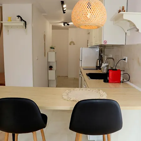 Sophie - Center, Cozy & Work-friendly Near Aubg, Free Streaming Platforms Blagoevgrad