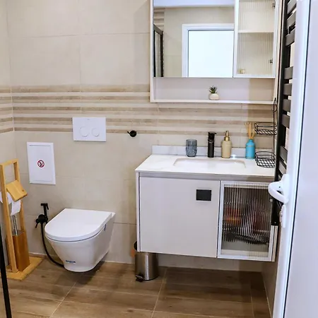 Appartamento Sophie - Center, Cozy & Work-friendly Near Aubg, Free Streaming Platforms