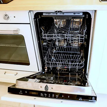 Sophie - Center, Cozy & Work-friendly Near Aubg, Free Streaming Platforms * Blagoevgrad