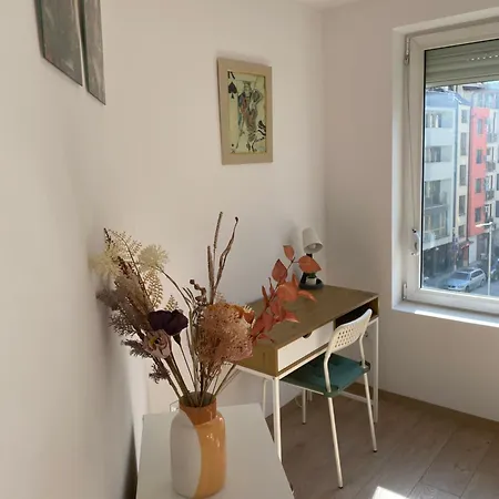 Sophie - Center, Cozy & Work-friendly Near Aubg, Free Streaming Platforms *