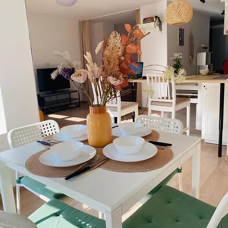 Sophie Studio - Top Center, Near Aubg, Cozy & Work-Friendly, Free Streaming * 블라고에프그라드