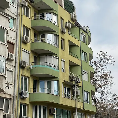 Apartmán Sophie - Center, Cozy & Work-friendly Near Aubg, Free Streaming Platforms *