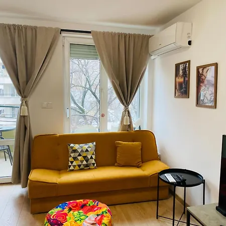 Lejlighed Sophie - Center, Cozy & Work-friendly Near Aubg, Free Streaming Platforms