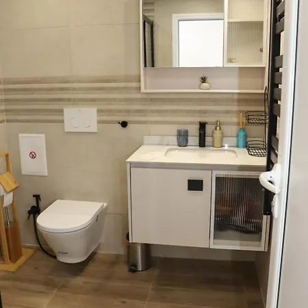 Sophie Studio - Top Center, Near Aubg, Cozy & Work-Friendly, Free Streaming 아파트 *