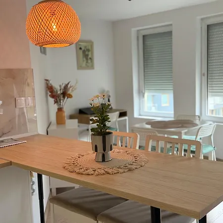 Sophie - Center, Cozy & Work-friendly Near Aubg, Free Streaming Platforms Blagoevgrad