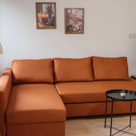 Sophie Studio - Top Center, Near Aubg, Cozy & Work-Friendly, Free Streaming 아파트 *
