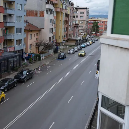 아파트 Sophie Studio - Top Center, Near Aubg, Cozy & Work-Friendly, Free Streaming