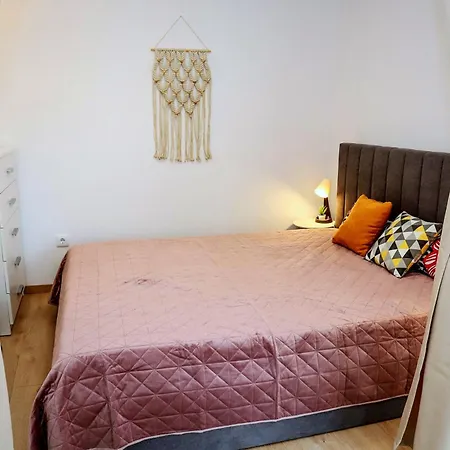 Sophie Studio - Top Center, Near Aubg, Cozy & Work-Friendly, Free Streaming 아파트 블라고에프그라드