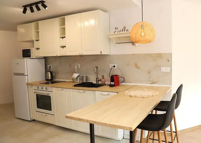 Apartament Sophie - Center, Cozy & Work-friendly Near Aubg, Free Streaming Platforms