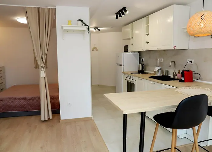 Sophie - Center, Cozy & Work-friendly Near Aubg, Free Streaming Platforms Apartament Błagojewgrad