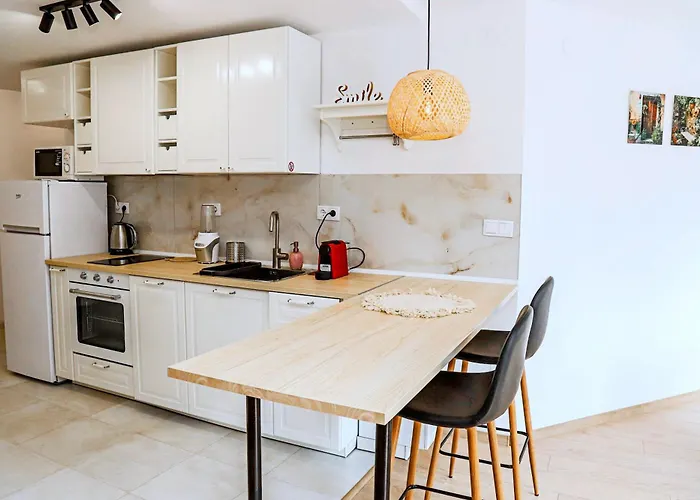 Sophie - Center, Cozy & Work-friendly Near Aubg, Free Streaming Platforms