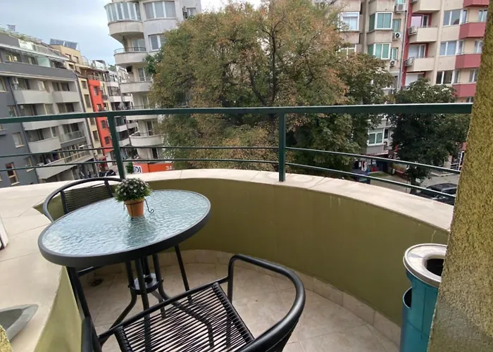 Sophie - Center, Cozy & Work-friendly Near Aubg, Free Streaming Platforms Błagojewgrad