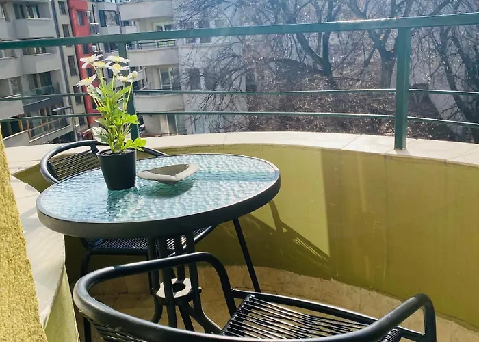 Apartament Sophie - Center, Cozy & Work-friendly Near Aubg, Free Streaming Platforms Błagojewgrad