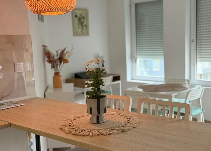 Sophie - Center, Cozy & Work-friendly Near Aubg, Free Streaming Platforms ブラゴエヴグラト