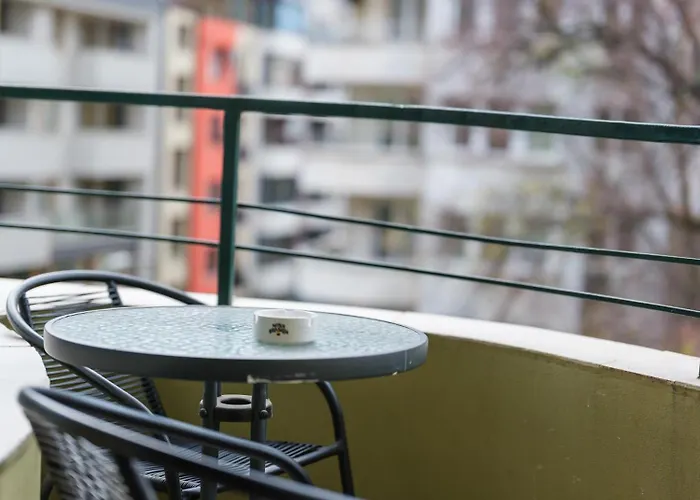 Sophie - Center, Cozy & Work-friendly Near Aubg, Free Streaming Platforms Apartament