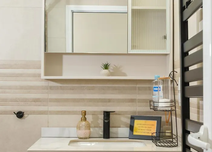 Sophie - Center, Cozy & Work-friendly Near Aubg, Free Streaming Platforms