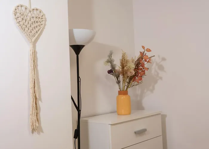 Sophie - Center, Cozy & Work-friendly Near Aubg, Free Streaming Platforms Apartament