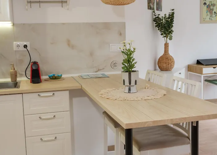 Apartament Sophie - Center, Cozy & Work-friendly Near Aubg, Free Streaming Platforms