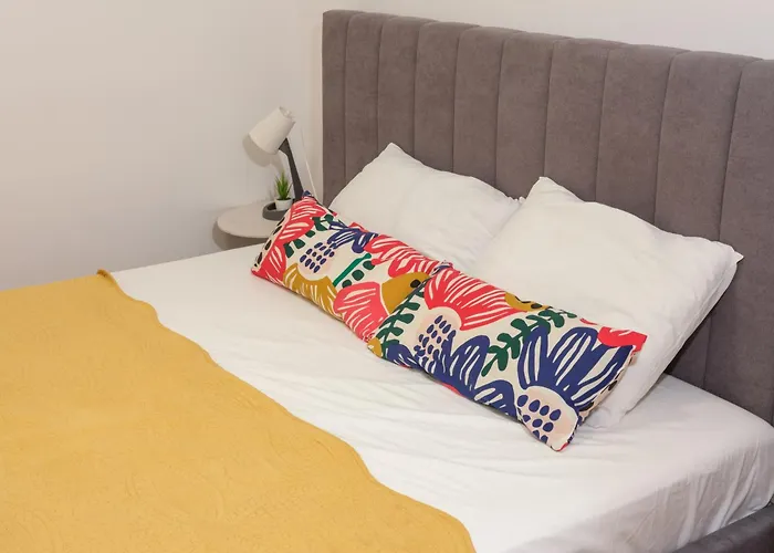 Sophie - Center, Cozy & Work-friendly Near Aubg, Free Streaming Platforms Apartament Błagojewgrad